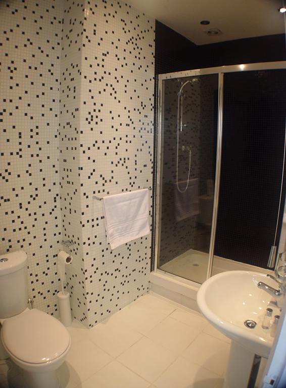 Broad Oaks B&B Solihull Ngoại thất bức ảnh