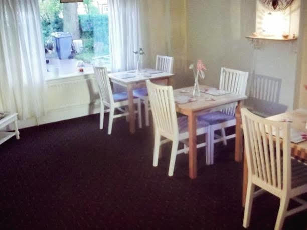 Broad Oaks B&B Solihull Ngoại thất bức ảnh